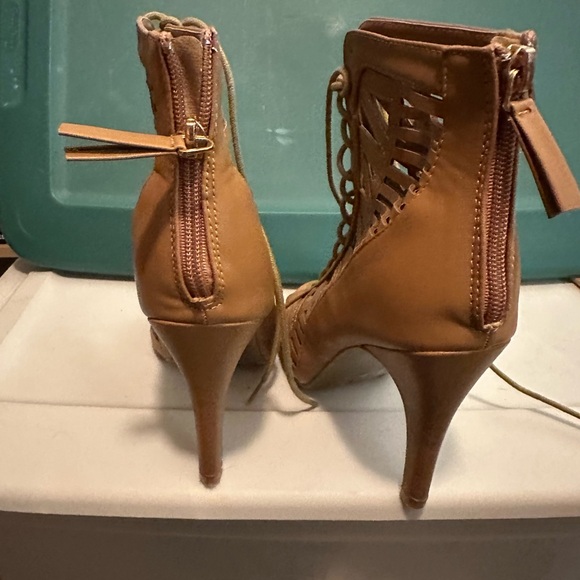 Tan Lace-Up Women's Shoes large - Picture 2 of 5